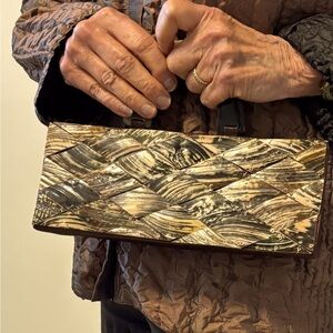 ShiraLeah mini purse made of tortoise like shell